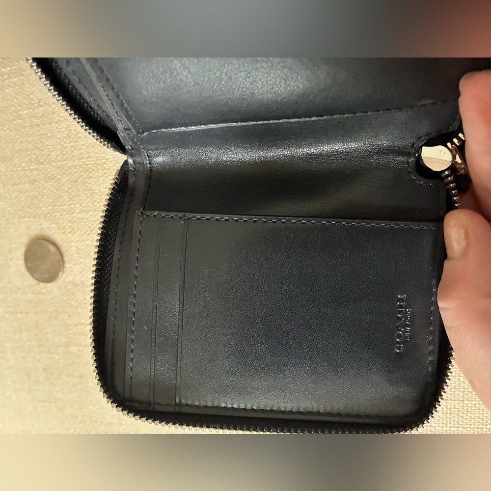 Rare Coach small zip around bifold Signature  Leather wallet with glitter Cs - Picture 3 of 6